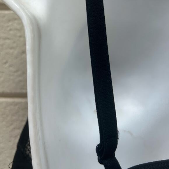 Victoria’s Secret Black Bralette size M - Picture 4 of 8